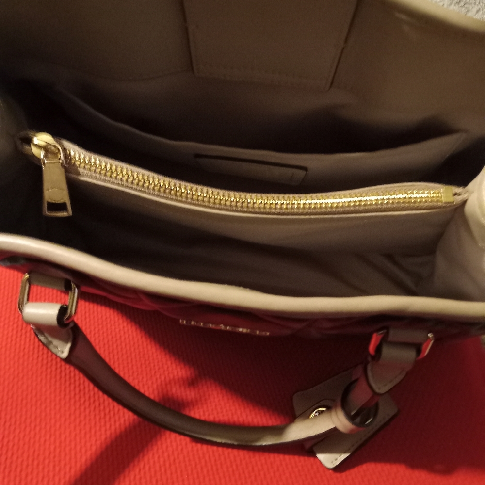 Coach Margot Black and Tan Leather Satchel EUC - Picture 9 of 13